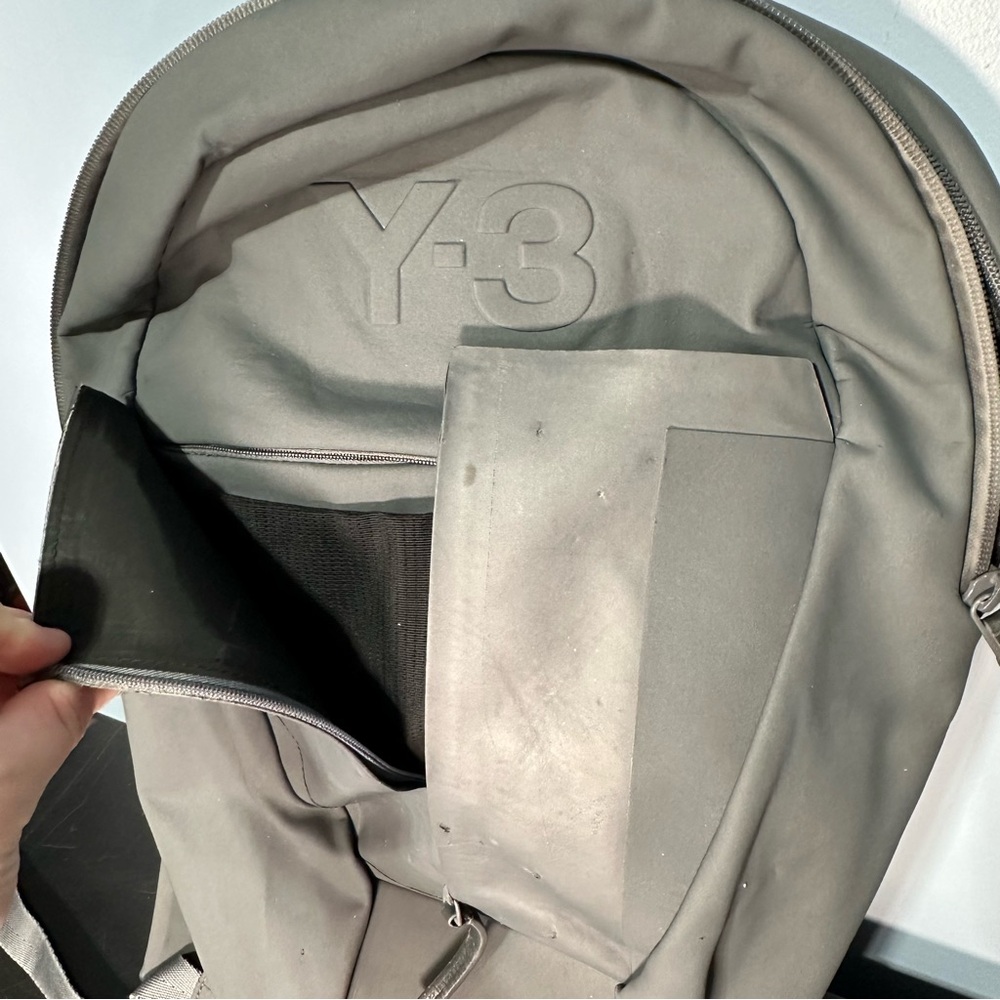 Y-3 Yohji Yamamoto futuristic pod shape backpack - Picture 4 of 17